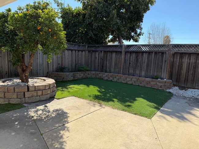 Photo - 43135 Gatewood St