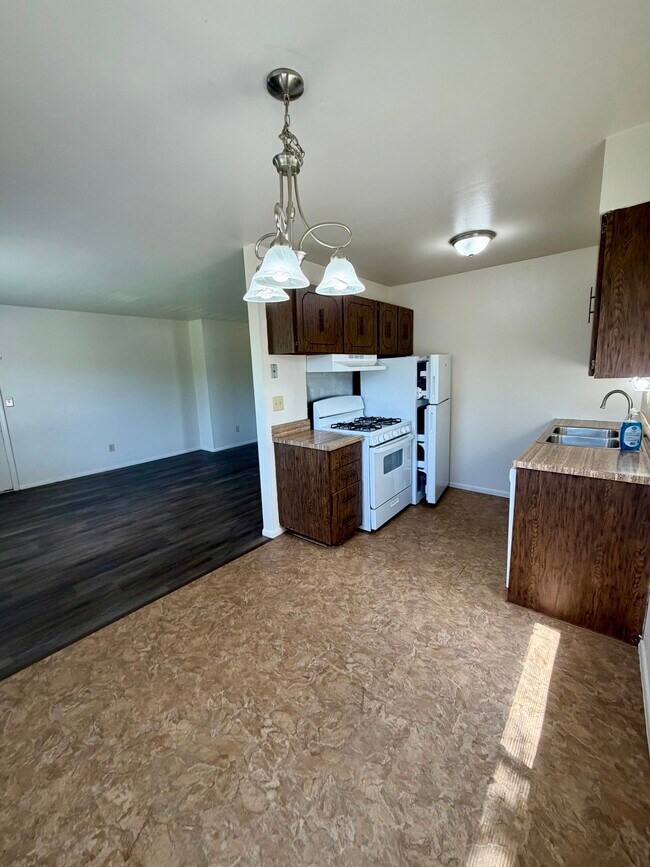 Photo - 1025 Shackelford Rd
