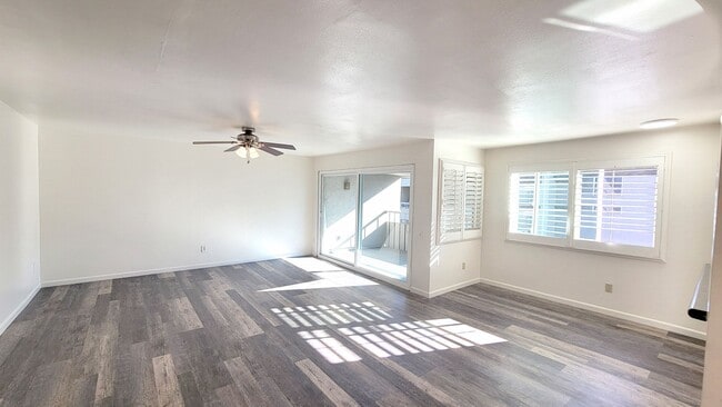 Photo - 3 bd/2 ba Townhouse close to USD.
