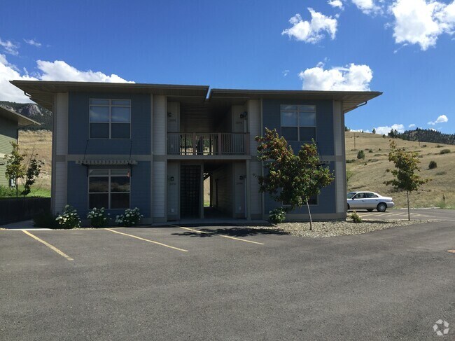Building Photo - 2886 Overlook Blvd Unit 2890 Rental
