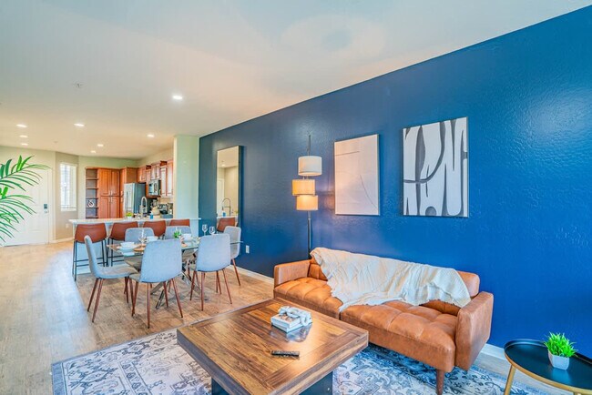 Photo - 1275 E University Dr Unidad ID1263205P