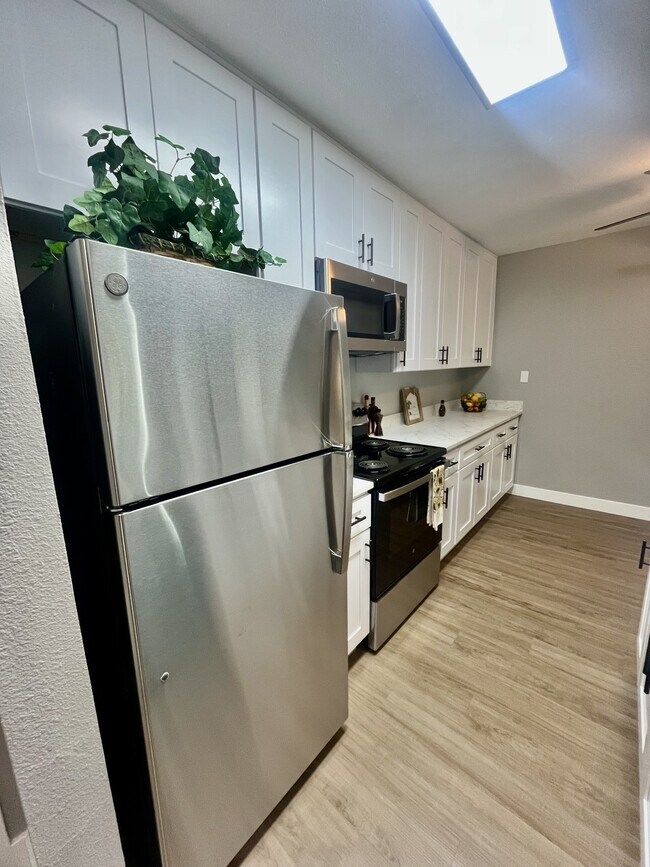 941 Lewelling Blvd Unit 103