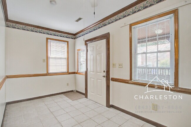 Photo - 198 Nassau St