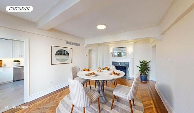 Photo - 210 E 68th St