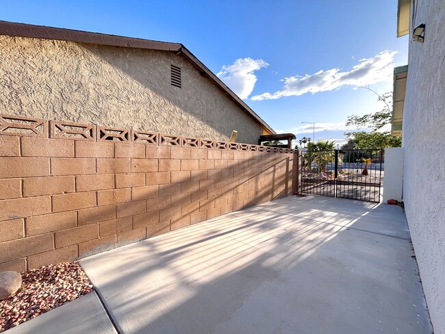 Photo - 4 Bedroom Home located Near Alta and the 95 Freeway in Mature Neighborhood with no HOA. HOME HAS ...