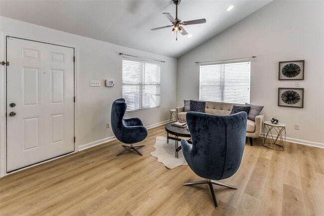 Photo - 1802 Harvey St