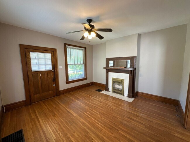 Photo - Summit St 2577-2579 JDGM Unit 2579