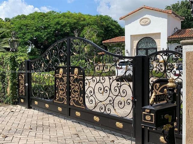 Photo - 12300 Old Cutler Rd