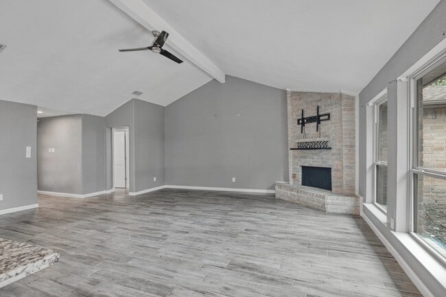 Photo - 638 Fair Oak Dr