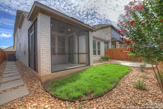 Photo - 1652 Gruene Pass