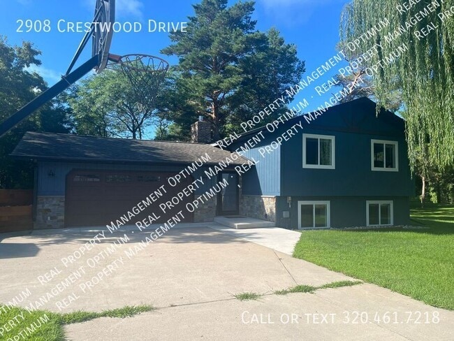 Building Photo - 2908 Crestwood Dr NE Rental