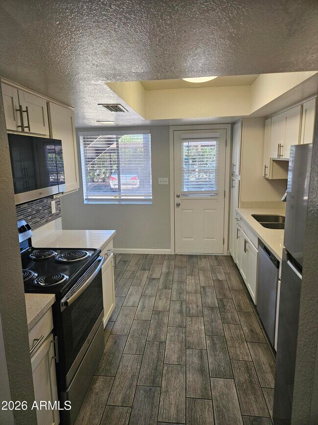 Photo - 3818 E Earll Dr Unit 6
