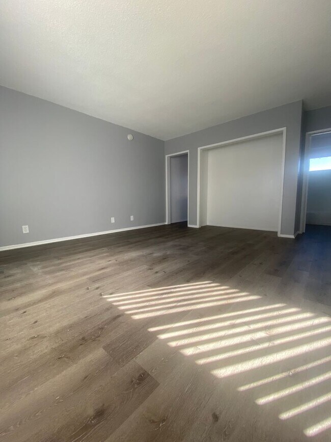 Royal Palms Apartments