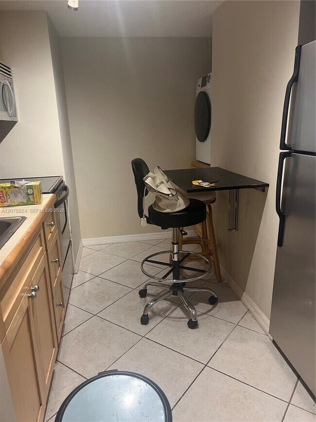 2630 SW 28th St Unit 26