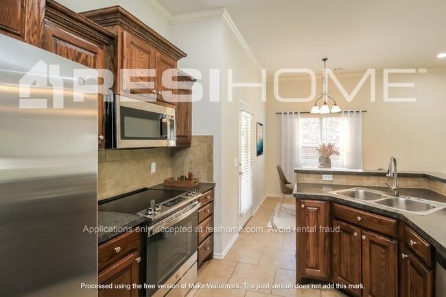 Photo - 509 Crestland Dr
