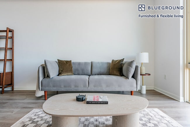 Photo - 8421 Broad St Unidad FL22-ID1224