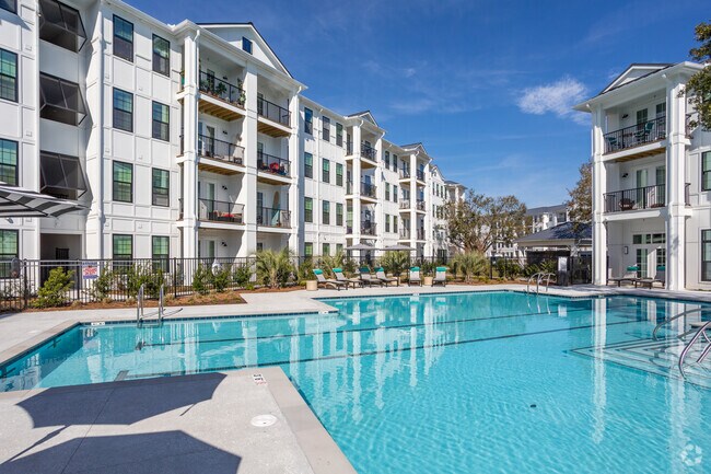 Resort Style Swimming Pool