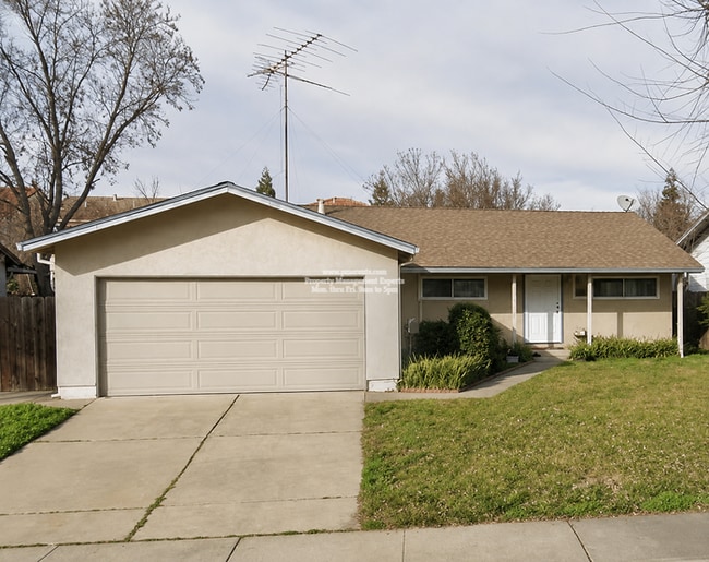 Building Photo - 1635 Christina Ave