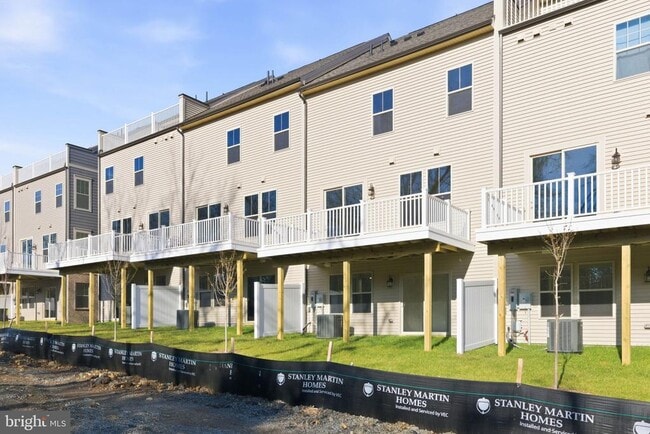 Photo - 1017 Venifena Terrace SE