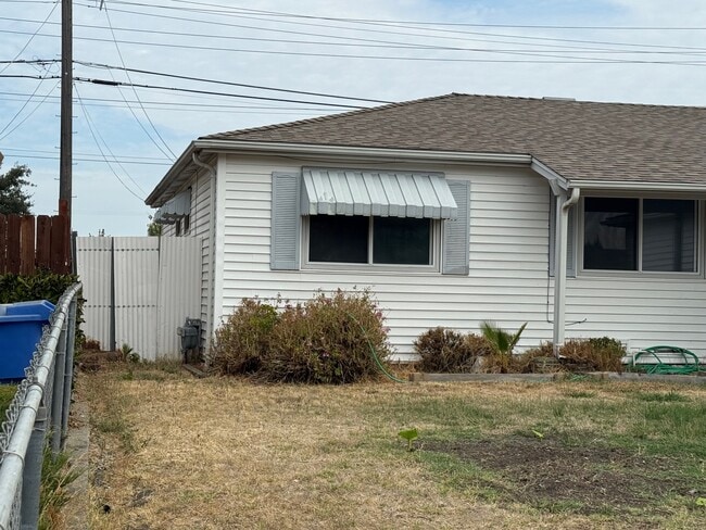 Photo - 1657 Ferran Ave