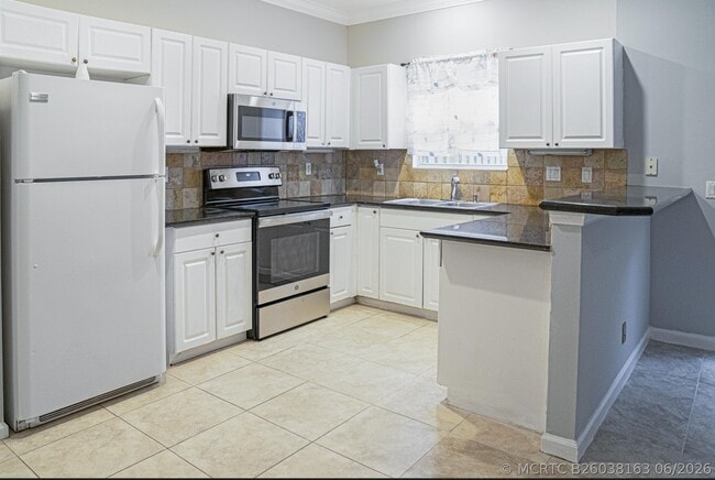 Photo - 130 Baldwin Blvd