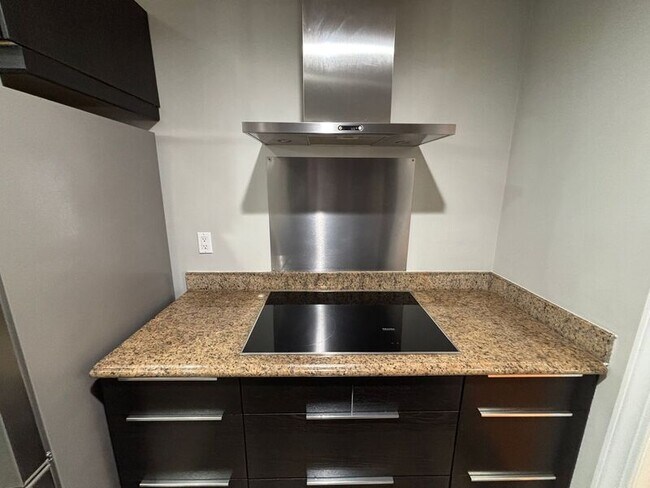 Photo - 5327 Chantilly Ln