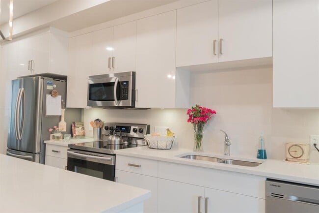 Photo - 8413-8413 Midtown Wy