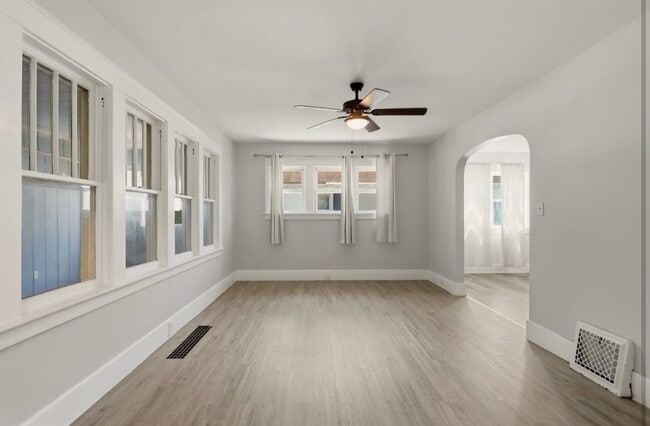 Photo - Beautifully Renovated 2 Bed, 1 Bath Home for Rent!