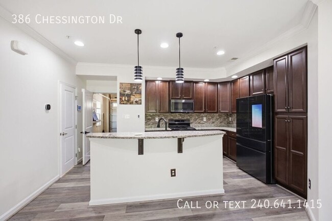 Photo - 386 Chessington Dr