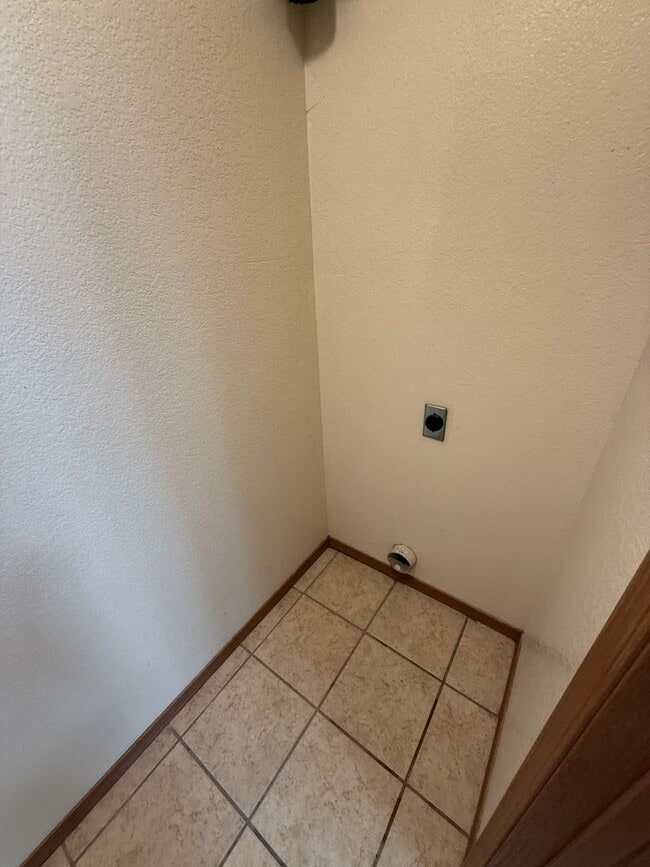 1325 Brazil Ave Unit B