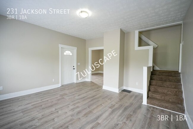 Photo - 231 Jackson St