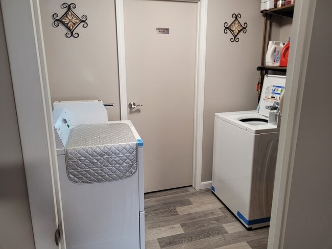 Commercial coin washer/dryer in building - 7 Callahan Dr Apartments Unit 1