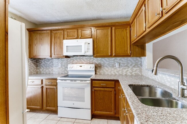 238 Samuel Blvd