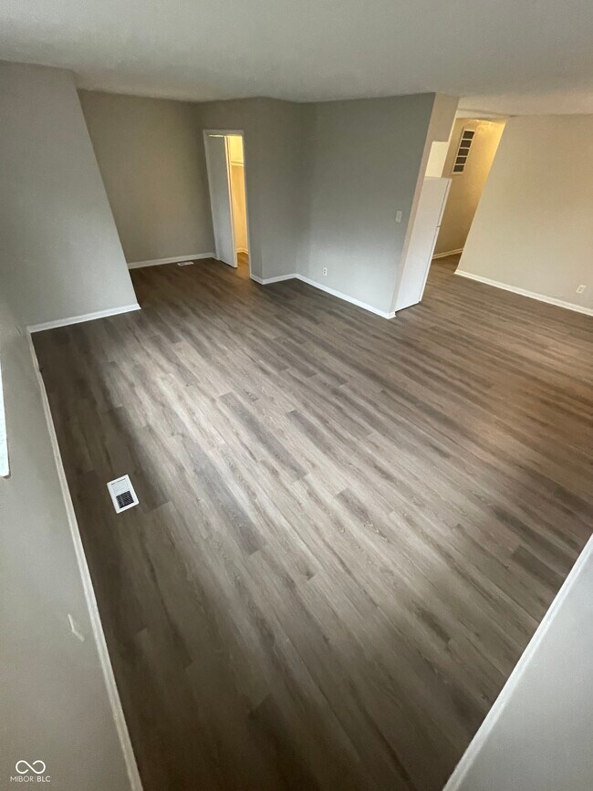 Photo - 2948 Roberta Dr