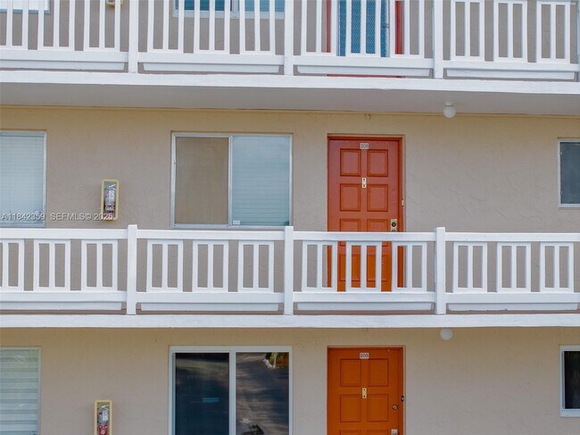 Photo - 3581 Inverrary Dr Unit 308