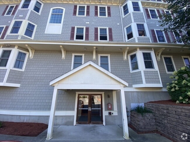 Building Photo - 391 Pleasant St Unit 307 Rental