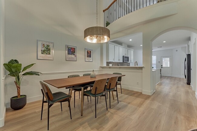 Photo - 27 Medley Ln
