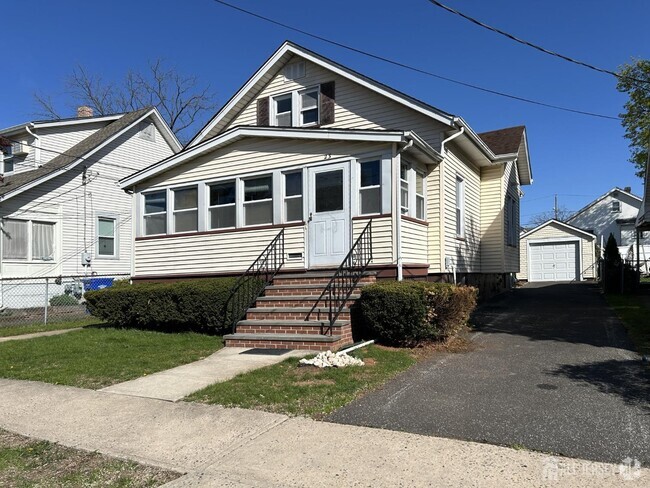 Building Photo - 23 Cedar Ave Rental