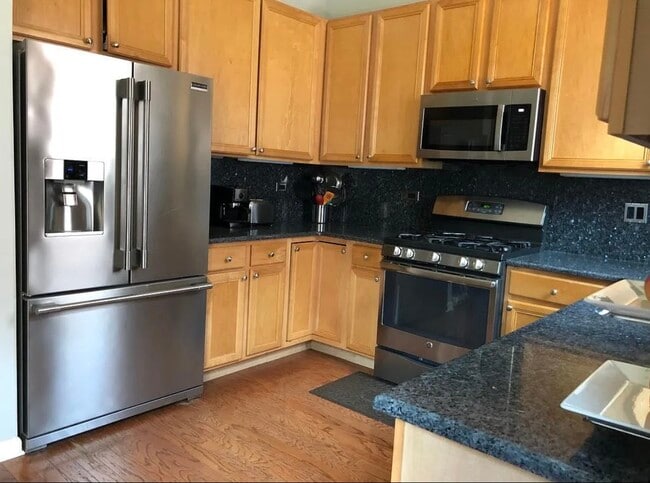 Photo - 842 W 15th Pl