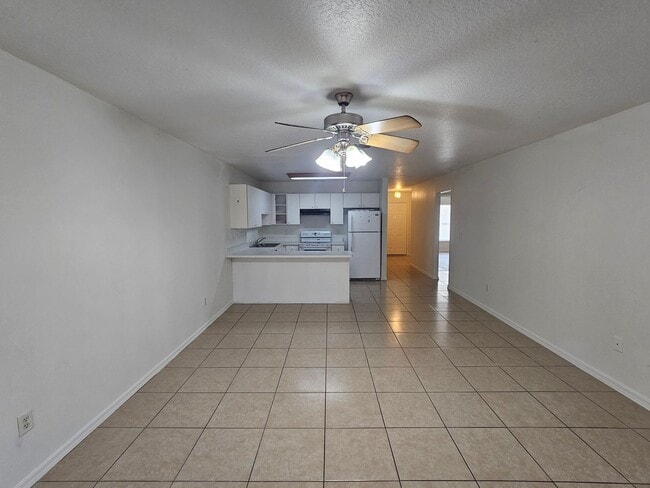 Photo - 2611 Hollow Ln