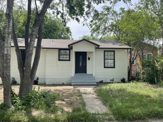 Building Photo - 1628 Sacramento