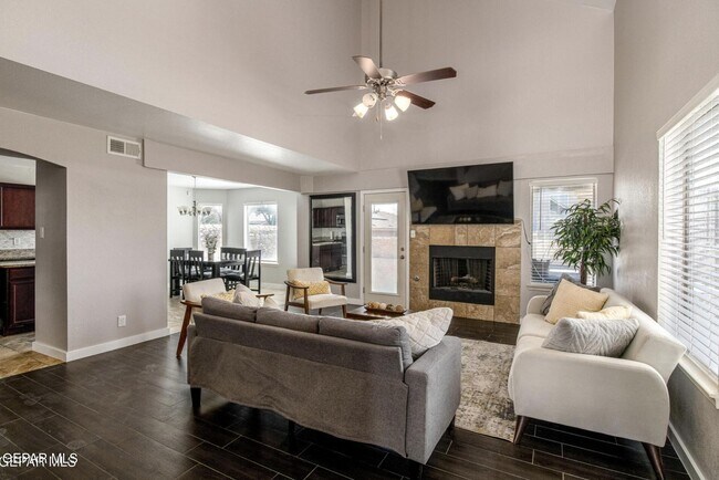 Photo - 424 Sonaran Ct