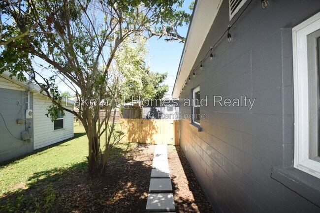 527 Garden Dr N Unit 2