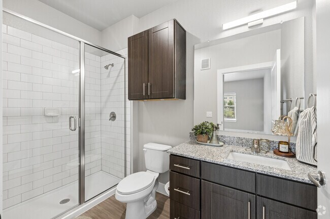 2BR, 2BA - 1097SF - Primary Bathroom