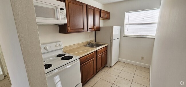 Building Photo - 2780 NW 14th St Rental