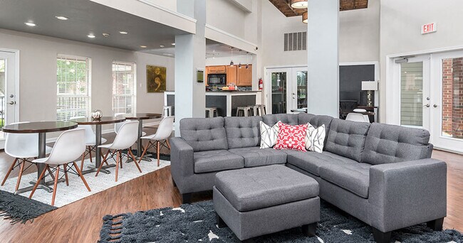 Broadmoor Apartments