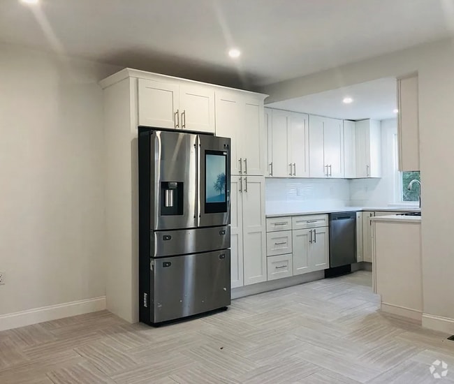 Building Photo - 31 Middle St Unit A Rental