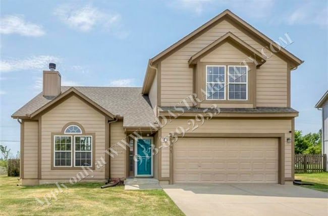 Building Photo - Beautiful California Split in Spring Hill-... Rental