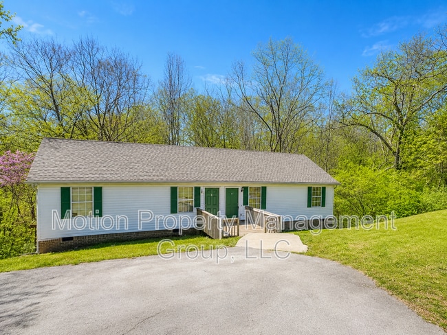 Building Photo - 804 Forest Dale Ln
