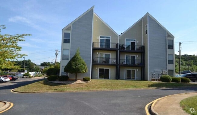 Building Photo - 1360 Hunters Rd Rental